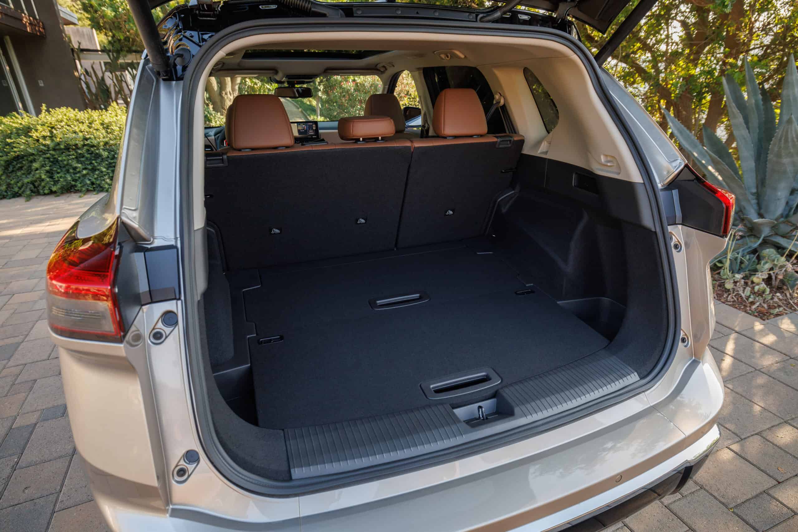 MY24 Nissan Rogue--8 2024 Nissan Rogue Cargo Space